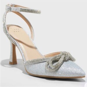 🆕 - A New Day- Silver Rhinestone Sparkle Heels with Bow Detail. Size: 7.5